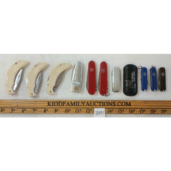 LOT OF 10 - ASSORTED FOLDING KNIVES / POCKET TOOLS
