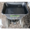 Image 2 : YARD COMMANDER SEED SPREADER 