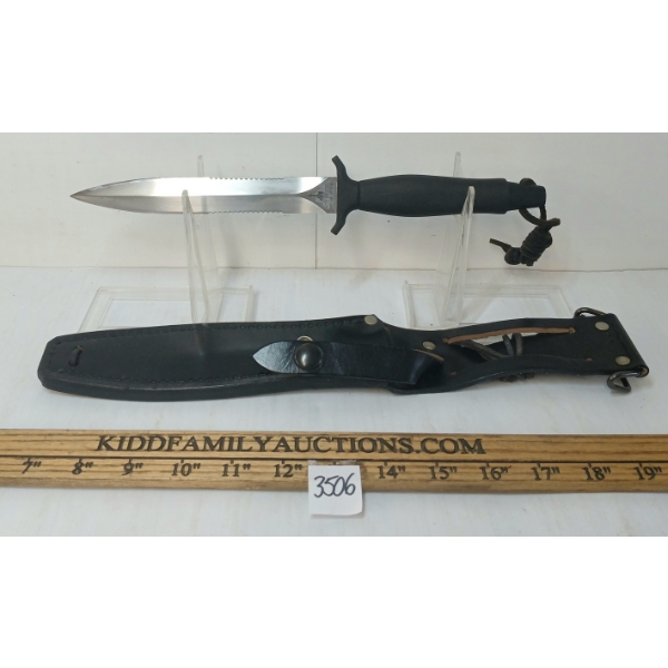 GERBER KNIFE W/ LEATHER SHEATH