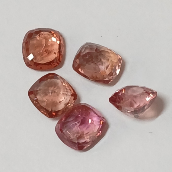 LOT OF 5 - NATURAL PREMIUM RED & PINK SPINELS - CUSHION CUT (PARCEL)
