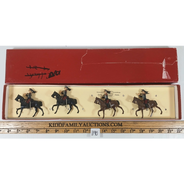 BRITAINS SOLDIERS LEAD FIGURES - NO. 138 CUIRASSIERS