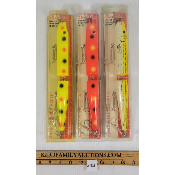 LOT OF 3 - CREEK CHUB WOOD PIKIE LURES