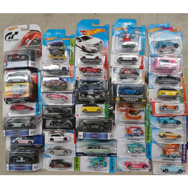 LOT OF 40 - HOTWHEELS / MATCHBOX - FORD GT, NISSAN SKYLINE GT-R, ETC 
