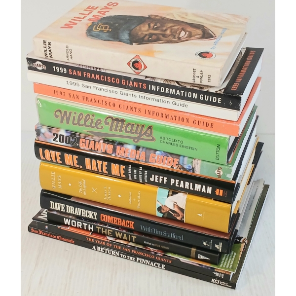 LOT OF 13 - SAN FRANCISCO GIANTS BASEBALL PROGRAMS, MAGAZINES & BOOKS