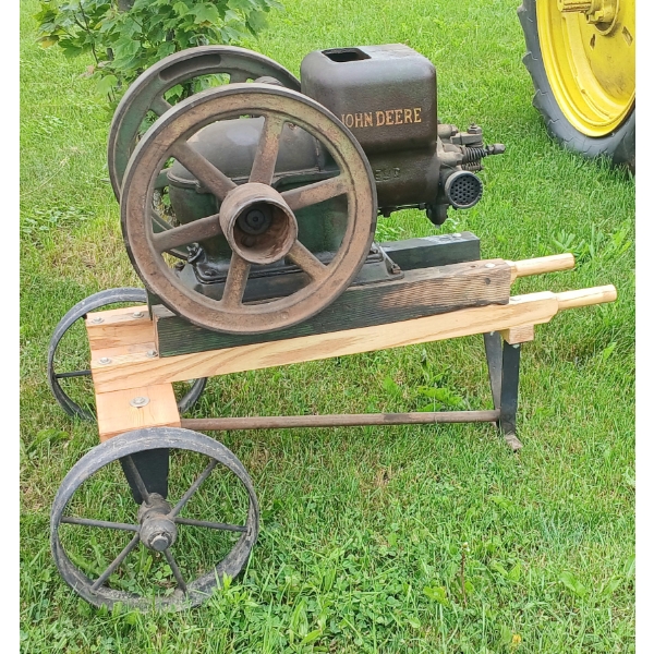 JOHN DEERE STATIONARY ENGINE - 1 1/2 HP