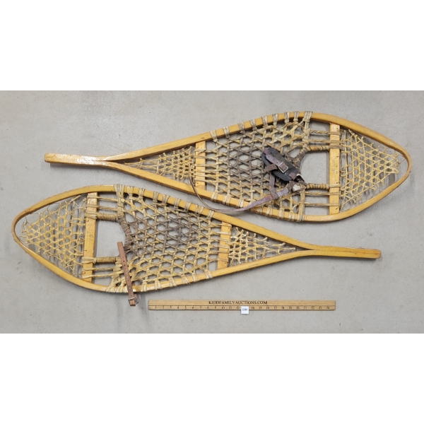 PAIR OF SOUS LOUIS SNOWSHOES 