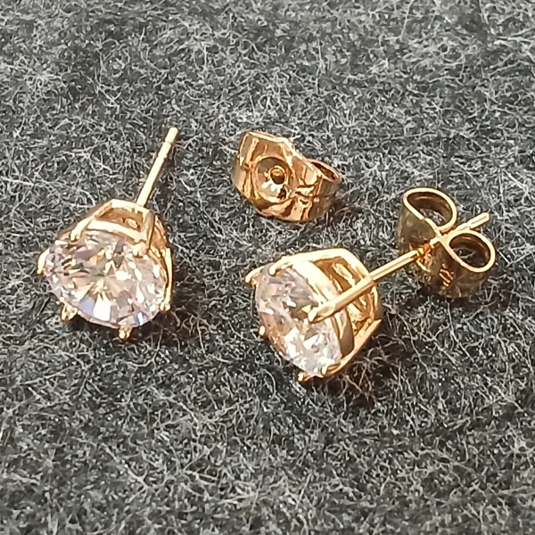 PAIR OF 18K GOLD PLATED SIMULATED DIAMOND STUD EARRINGS