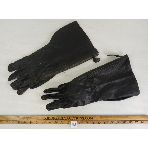 1943 CDN BLACK LEATHER TYPE E BARRIE GLOVES