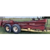 Image 2 : NEW HOLLAND MANURE SPREADER - MODEL 680 - REAR GATE