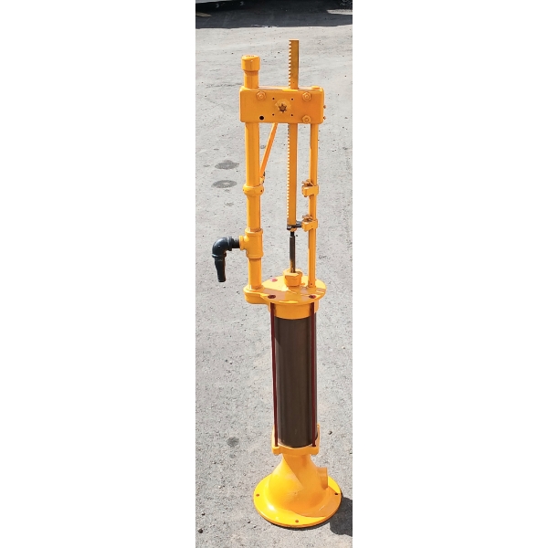 MANUAL OIL PUMP 