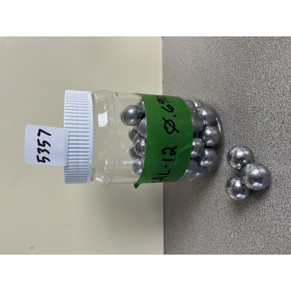 BULLETS: APPROX 50X LEAD 0.690 ROUND BALLS 