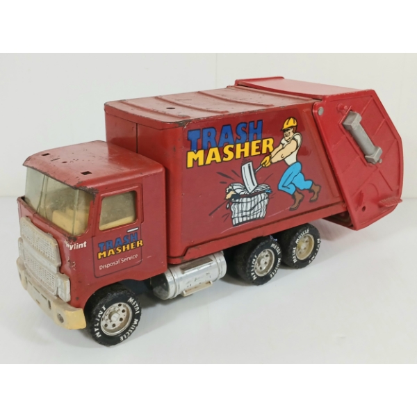 1988 PRESSED STEEL NYLINT TRASH MASHER DUMP TRUCK
