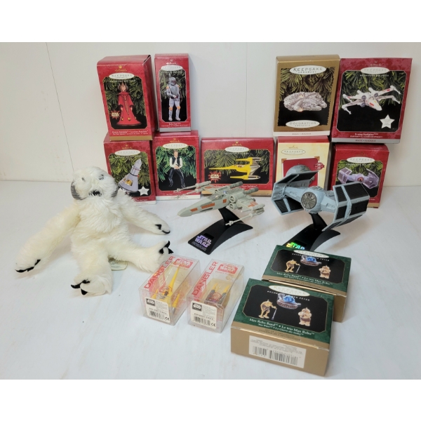 JOB LOT - STAR WARS COLLECTIBLES - ORNAMENTS & MODELS