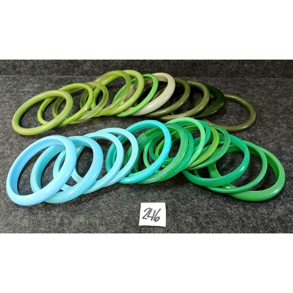 LOT OF 26 - LUCITE BANGLES - C. 1950'S / 1960'S