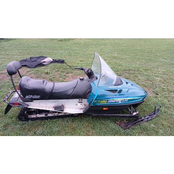 1996 SKI-DOO ROTAX 440 TOURING LE SNOWMOBILE W/ COVER