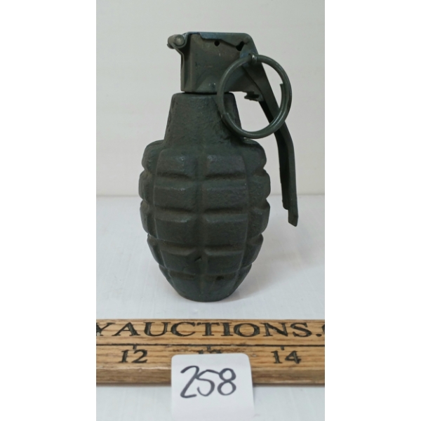 1944 U.S. PINEAPPLE GRENADE