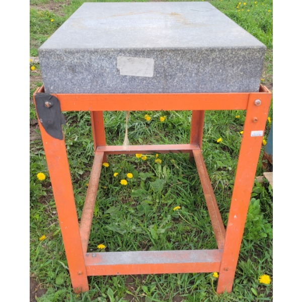 GRANITE SURFACE PLATE ON HD BASE