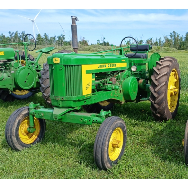 JOHN DEERE 520 TRACTOR - ADJUSTABLE WIDE FRONT END - 1957
