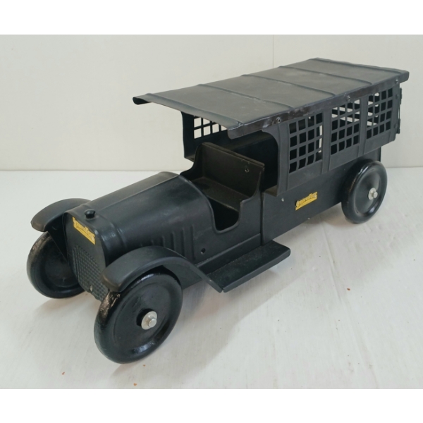 STRUCTO PRESSED STEEL VINTAGE TRUCK