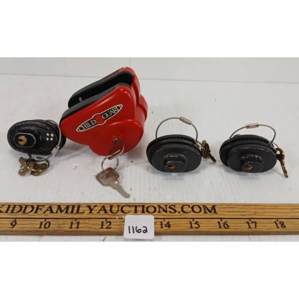 LOT OF 4 - GUN LOCKS W/ KEYS - INCL CHILD GUARD