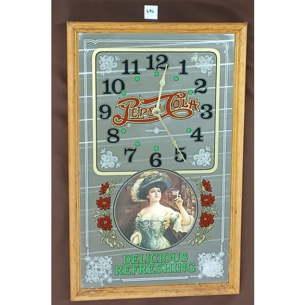 PEPSI-COLA "DELICIOUS REFRESHING" BATTERY OP WALL MOUNT CLOCK