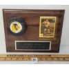 Image 1 : 1992 UTC NHL CHICAGO BLACKHAWKS BOBBY HULL HOCKEY CARD & PUCK W/ PLAQUE - SIGNED