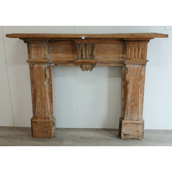 RECLAIMED PINE FIREPLACE MANTLE