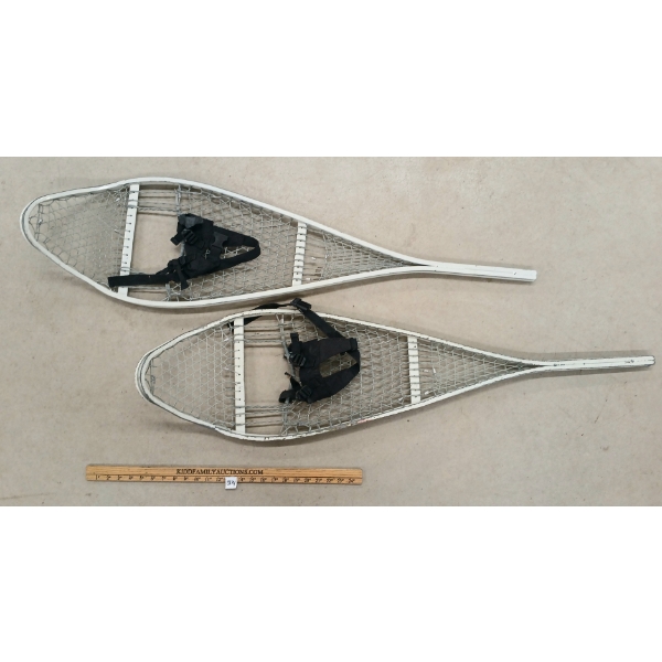 PAIR OF SNOWSHOES