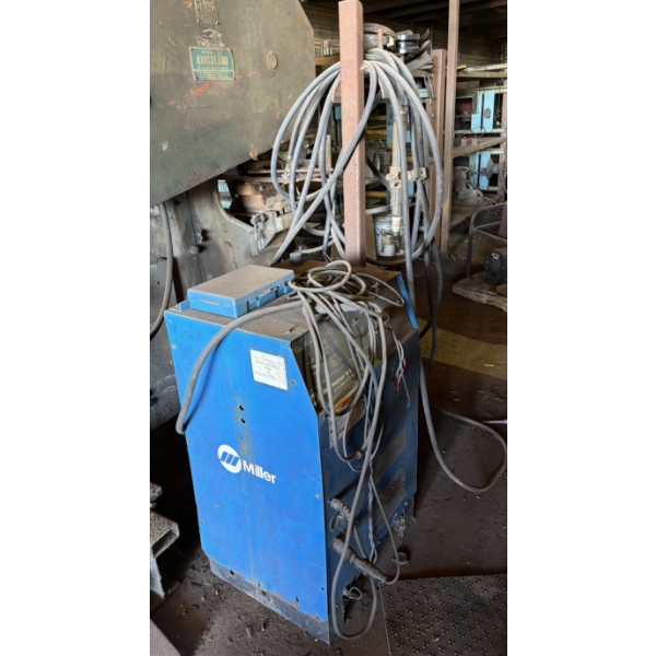 MILLER PLASMA CUTTER - SPECTRUM 1250 MODEL - W/ TORCH HEAD