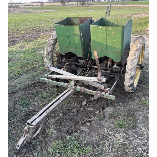 VINTAGE JD? 2 ROW POTATO PLANTER