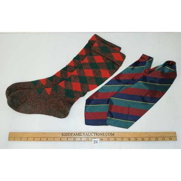 LOT OF 2 - CAMERON HIGHLANDERS OTTAWA ASCOT & SOCKS