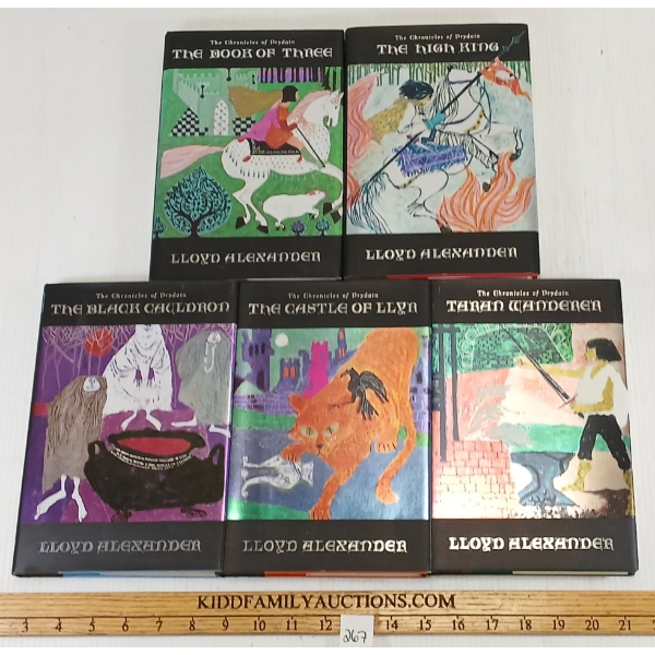 LOT OF 5 - "THE CHRONICLES OF PRYDAIN" BY LLOYD ALEXANDER - HARDCOVER SET