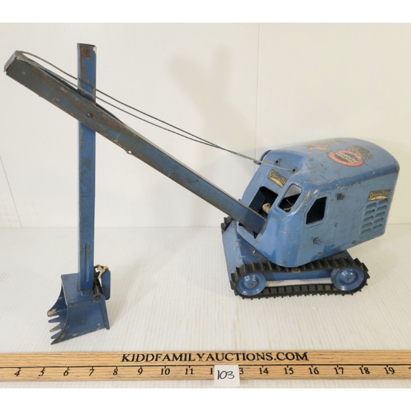 STRUCTO PRESSED STEEL EXCAVATOR - WYNN'S FRICTION PROOFING OIL