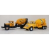Image 2 : LOT OF 2 - 1ST GEAR DIECAST MACK R-MODEL MIXERS