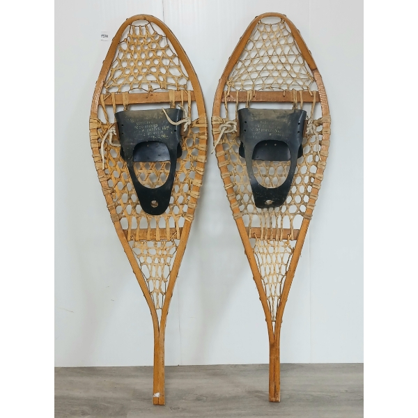 PAIR OF SNOWSHOES