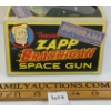 Image 4 : FUTURAMA "GENUINE ZAPP BRANNIGAN" SPACE GUN
