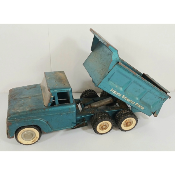 STRUCTO TOYS PRESSED STEEL HYDRAULIC DUMP TRUCK