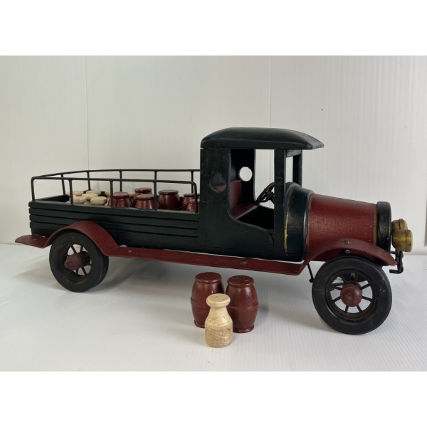 WOOD/METAL DELIVERY TRUCK