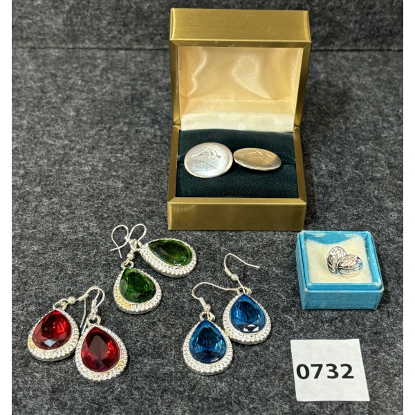 LOT OF 5 - EARRINGS & CUFF LINKS 