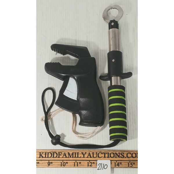 LOT OF 2 - FISH GRABBING TOOLS