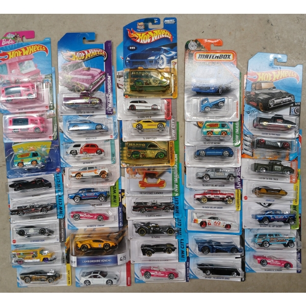 LOT OF 40 - HOTWHEELS - BARBIE DREAM CAMPER, '14 CORVETTE STINGRAY, ETC 