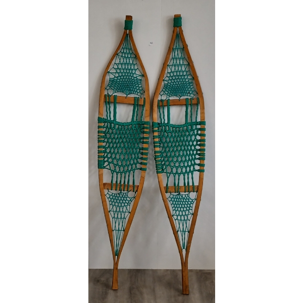 PAIR OF SNOWSHOES