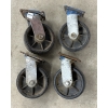 Image 2 : LOT OF 4 - SWIVEL WHEELS ON CASTERS