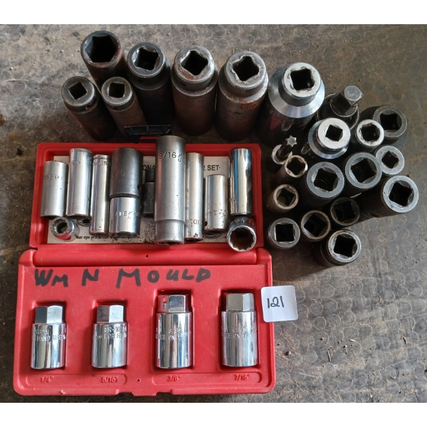 QTY OF SOCKETS INCL. STUD PULLERS
