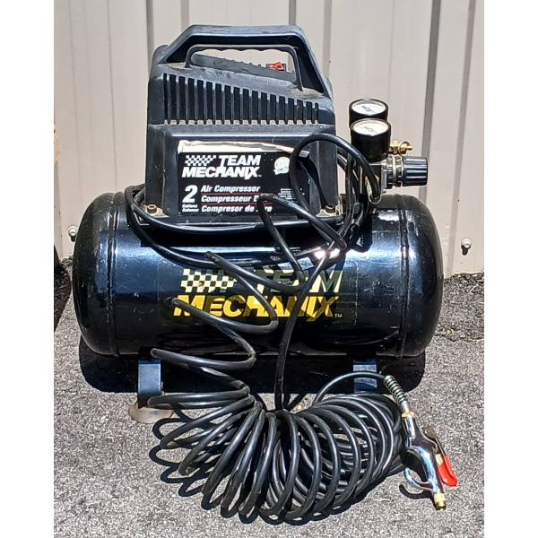 TEAM MECHANIX AIR COMPRESSOR - 2GAL