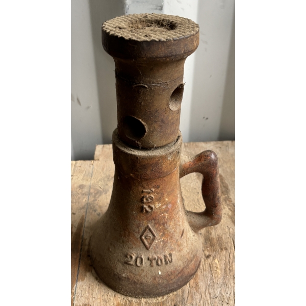 20 TON BARN JACK - 13.5IN