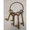Image 2 : LOT OF 5 - DECORATIVE BRASS SKELETON KEYS ON RING