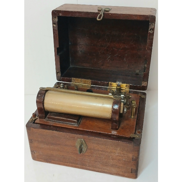 ELECTROTHERAPY MEDICAL KIT - C. LATE 19TH CENTURY
