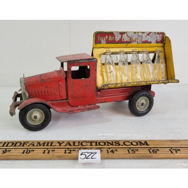 METALCRAFT PRESSED STEEL COCA-COLA DELIVERY TRUCK W/ GLASS BOTTLES