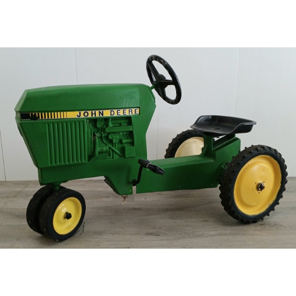JOHN DEERE PRESSED STEEL PEDAL TRACTOR
